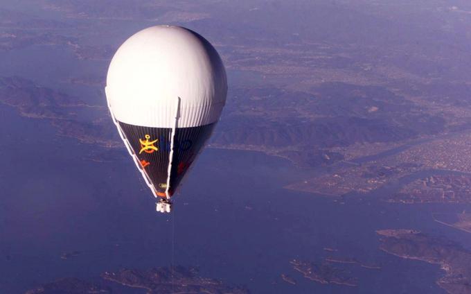 Leta 1991 je Branson v rekordnem času z balonom prečkal Tihi ocean na relaciji med Japonsko in arktičnim delom Kanade. | Foto: 