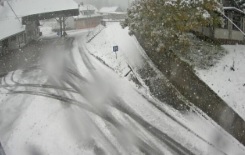 Zasnežen mejni prehod Jezersko (Foto: Dars.si). | Foto: 