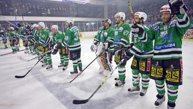 Spomin na lepše čase ljubljanskega društva, Olimpija je v prvi sezoni sodelovanja v ligi EBEL igrala v finalu in po veliki administrativni napaki Salzburgu olajšala pot do naslova prvaka. | Foto: Sportida