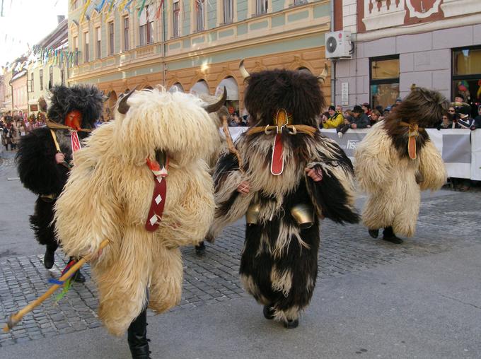 Leta 2015 so kurente razglasili tudi za živo mojstrovino državnega pomena, tudi s ciljem, da se povečata njihova prepoznavnost in dostopnost ter spodbudi njihovo ohranjanje. Zdaj so ti z vpisom na Unescov seznam postali vidnejša kulturna dediščina tudi v mednarodnem okolju.  | Foto: STA ,