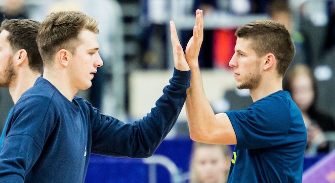 Luka Dončić in Aleksej Nikolić | Foto: Sportida