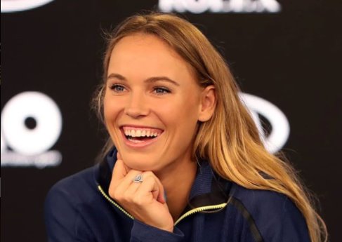 Na osrednjem igrišču v Melbournu se je zbralo 12 vrhunskih igralk in igralcev, med njimi tudi Caroline Wozniacki. | Foto: Instagram/Getty Images