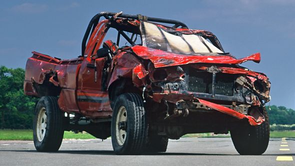 Pri Top Gearu jim hiluxa ni uspelo uničiti. Ne glede na preizkuse je njegov motor še vedno vžgal. | Foto: Toyota