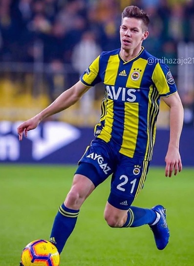 V dresu Fenerbahčeja je debitiral prejšnji konec tedna, a se ni veselil zmage. | Foto: Instagram & Imdb