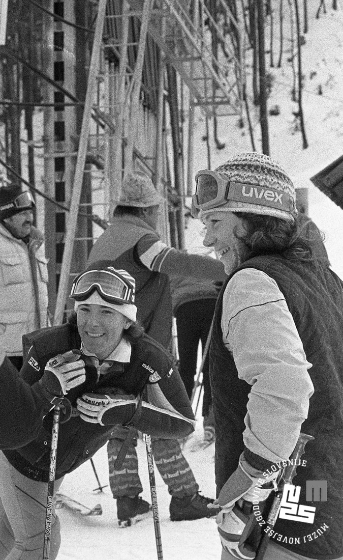 Z Matejo Svet na treningu v sklopu priprav na svetovno prvenstvo v Bormiu februarja 1985.  | Foto: Nace Bizilj, hrani Muzej novejše zgodovine Slovenije