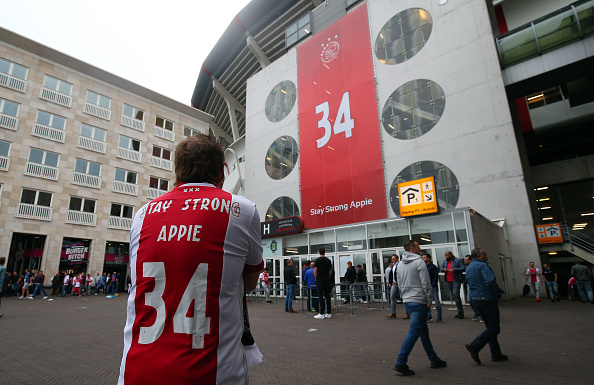 Kvalifikacijska tekma za ligo prvakov proti Nici avgusta 2017 je minila v znamenju Ajaxove številke 34. | Foto: Getty Images