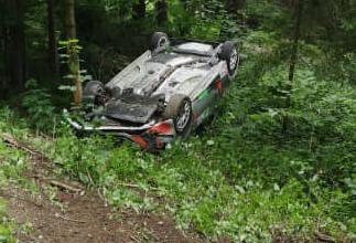 Tako se je končal nastop za Jerneja in Gregorja Fakina (peugeot 208 R2), ki sta se borila za drugo mesto v diviziji II. | Foto: osebni arhiv/Lana Kokl