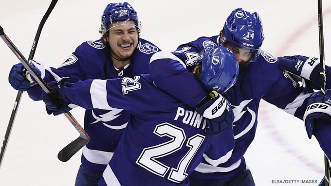 Brayden Point je v torek v 151. minuti srečanja odločil zmagovalca četrte najdaljše tekme v zgodovini lige NHL. | Foto: Getty Images