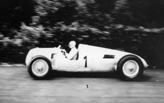 Rosemeyer je bil eden redkih, ki je obvladal zmogljiv dirkalnik Auto Uniona.  | Foto: Thomas Hilmes/Wikimedia Commons