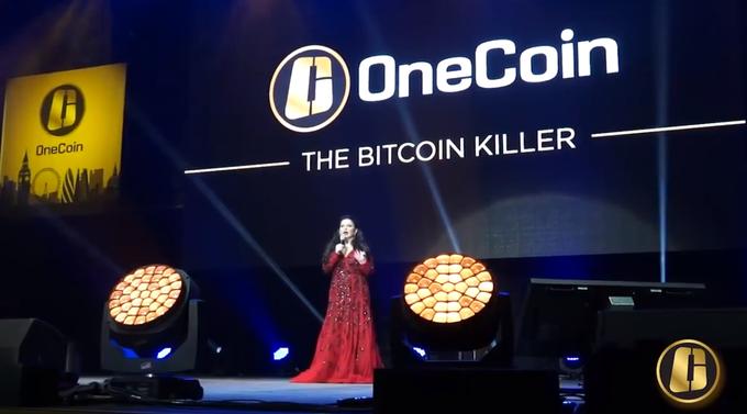 Promotorji piramidne sheme OneCoin so obljubljali, da bo istomenska kriptovaluta s prestola sklatila bitcoin in postala najvrednejša kriptovaluta na svetu glede na tržno kapitalizacijo. OneCoin je sicer ignoriral tako rekoč vse zakonitosti ekonomije – oktobra 2016, na primer, so število onecoinov v obtoku povečali za kar 57-krat, cena kriptožetona pa je ostala nespremenjena. | Foto: Facebook / OneLife