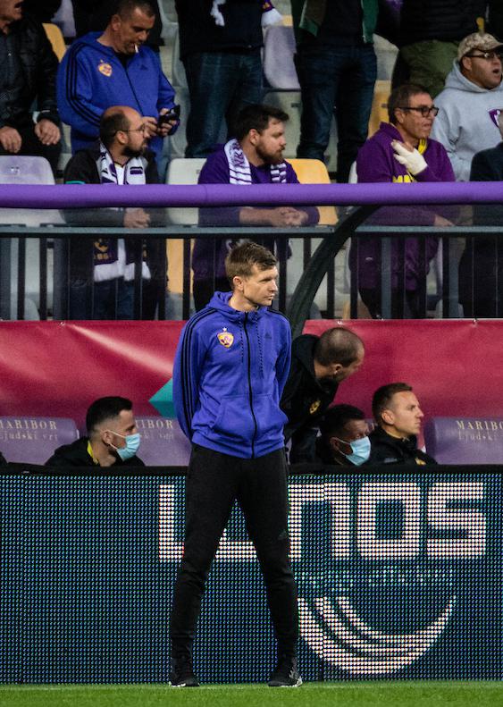 Rožman je Maribor prevzel 20. marca, nato pa vodil 23 tekem. Zmagal je desetkrat, desetkrat je tudi izgubil, trikrat pa je dvoboj končal brez zmagovalca. | Foto: Blaž Weindorfer/Sportida