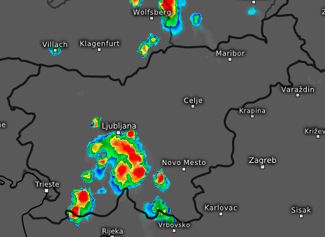 Danes popoldne bodo nastajale lokalne vročinske nevihte. Prinesejo lahko nalive in drobno točo.   | Foto: meteologix