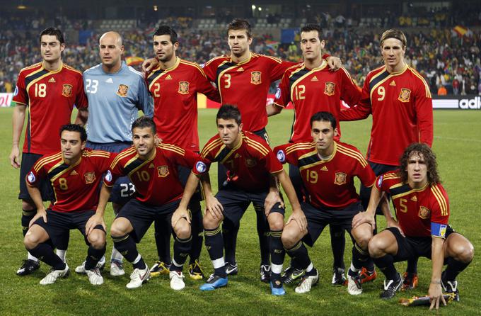 Albert Riera in Xavi Hernandez sta bila soigralca v španski reprezentanci (na fotografiji oba skrajno levo). | Foto: Reuters