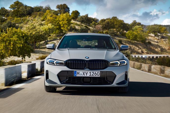 BMW serija 3 | Ledvičke so nekoliko širše, a v primerjavi z drugimi novimi modeli BMW ostajajo razmeroma male. | Foto BMW