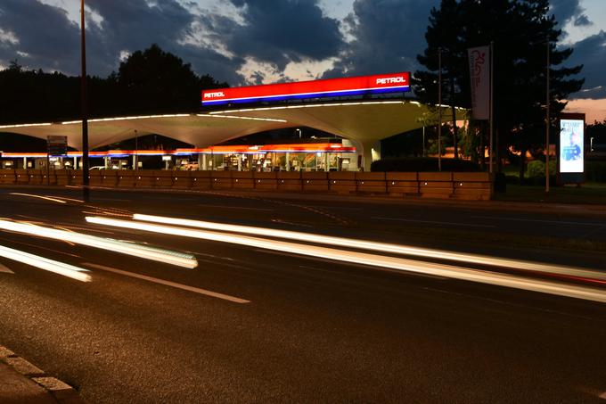 V Petrolu bo božičnica znašala tisoč evrov bruto. | Foto: STA ,