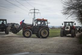 Protestni shod Sindikata kmetov Slovenije. Traktor, kmet, protest.