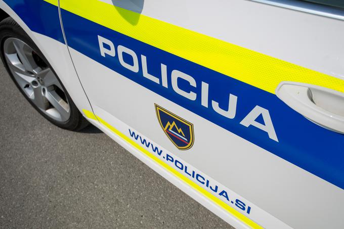 Policista sta neodgovornega 24-letnika želela ustaviti, a voznik svojega audija A4 ni hotel ustaviti. Z zbiranjem informacij sta kasneje proti njemu vložila obdolžilni predlog na Okrajnem sodišču na Ptuju. | Foto: 