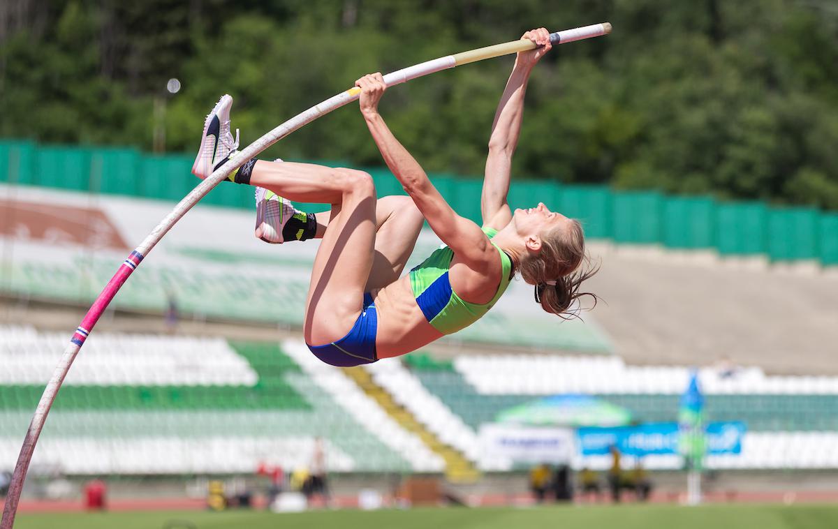 Tina Šutej | Tina Šutej je v skoku s palico zasedla šesto mesto. | Foto Peter Kastelic/AZS