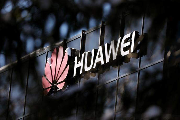 Huawei | Huawei si gotovo želi, da bi se vse vrnilo na raven, preden so iz ZDA prišle grožnje in napovedi o prekinitvi poslovanj ameriških podjetij z njimi. | Foto Reuters