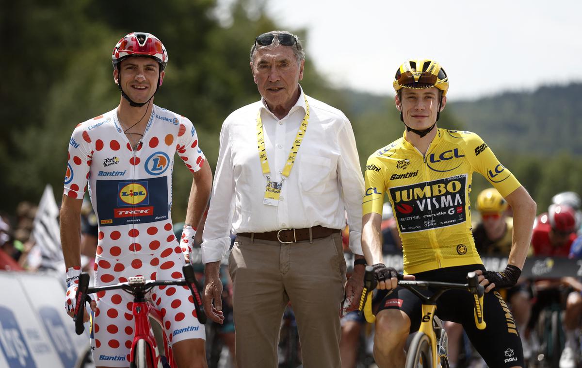 Eddy Merckx Jonas Vingegaard | Eddy Merckx (na sredini) si je ob padcu s kolesa zlomil kolk. | Foto Reuters