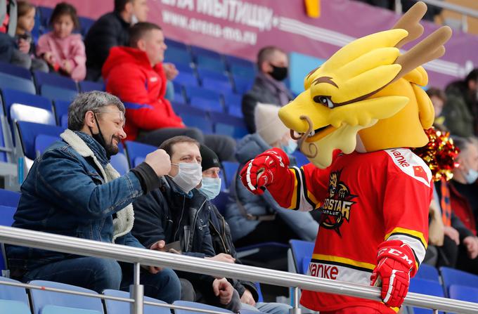 Na zadnjih dveh tekmah Kunluna v ligi KHL so se med redke gledalce (teh je bilo na obeh srečanjih manj kot 700) pomešali tudi ogledniki IIHF. | Foto: Guliverimage/Vladimir Fedorenko