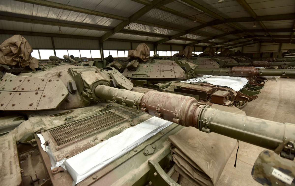 Tanki | Slovenija sicer ne razpolaga s tanki T-72, pač pa s tanki M-84 jugoslovanske izdelave. Gre za tanke, ki so posodobljena verzija tanka T-72. | Foto STA