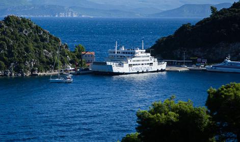 Na trajekt Jadrolinije med plovbo na otok Mljet vdrla voda #video