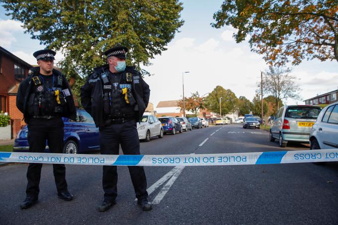 Policija na kraju, kjer je bil zaboden poslanec David Amess. | Foto: Reuters