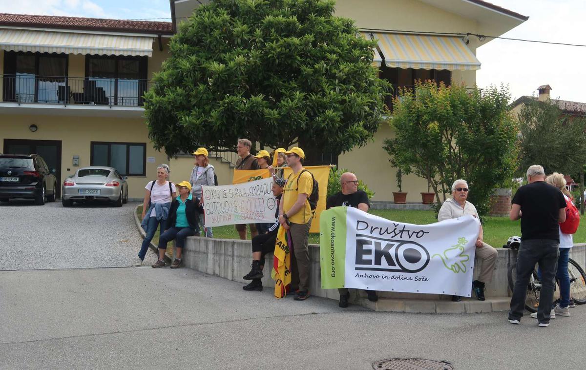 Anhovo | Predlagatelji bodo morali zbrati pet tisoč podpisov, da bo šel zakonski predlog v obravnavo v DZ. | Foto STA