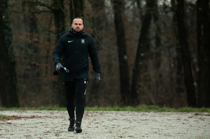 Dino Skender | Dino Skender je v torek ob štirih popoldne znova zakorakal v Stožice. | Foto Vid Ponikvar/Sportida