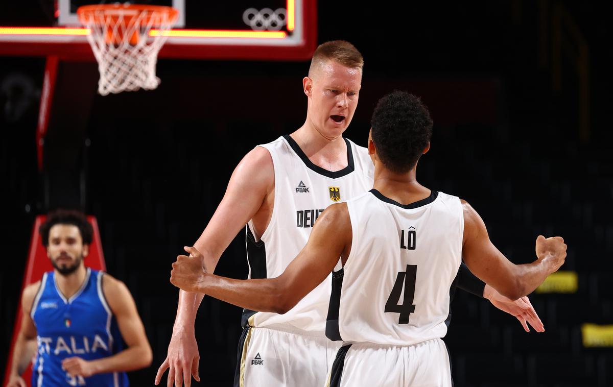 Nemčija Robin Benzing | Nemca Robin Benzing (Zaragoza) in Maodo Lo (Alba Berlin) se bosta v četrtfinalu pomerila s Slovenijo. | Foto Reuters