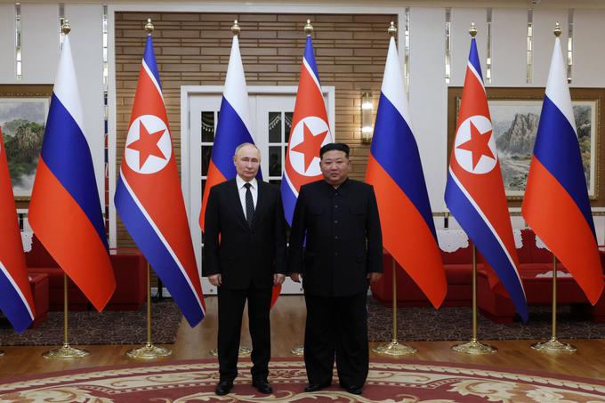 Kim Džong Un je Vladimirja Putina označil za najboljšega prijatelja Severne Koreje in poudaril, da Severna Koreja popolnoma podpira rusko vlado glede vojne v Ukrajini. | Foto: Reuters