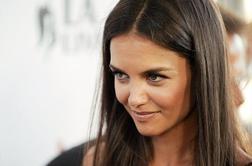 Katie Holmes kožo neguje s polžjo slino