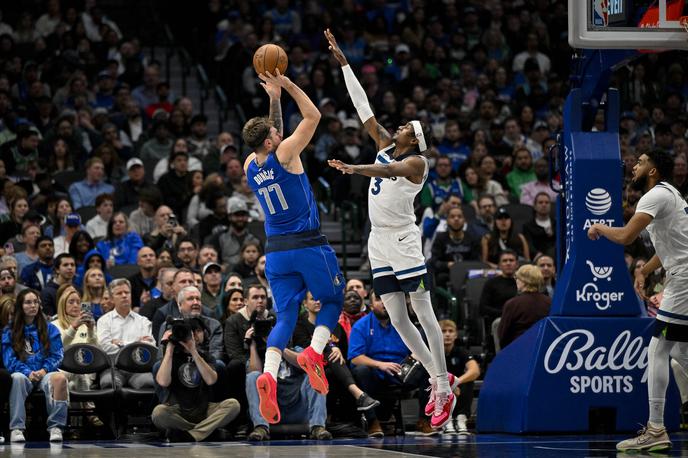 Dallas Mavericks Luka Dončić | Luka Dončić je v 39 minutah na parketu dal 39 točk ter dosegel še 13 asistenc in šest skokov. | Foto Reuters