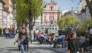 Slovenci imamo na bančnih računih že več kot 30 milijard evrov