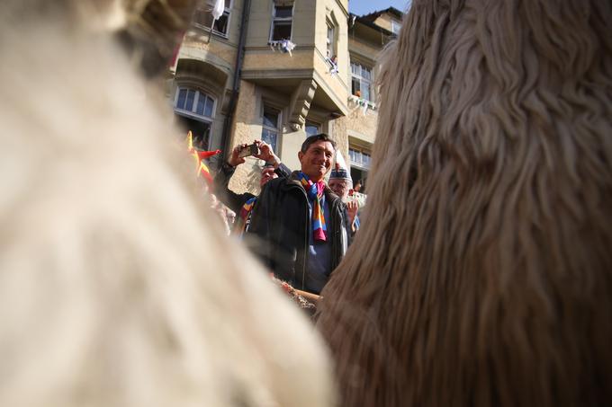 "Nova dimenzija festivala se kaže tudi skozi dejstvo, da sta med gosti danes predsednik evropske federacije karnevalskih mest Lars Algell in predsednik Pahor, tudi naš častni pokrovitelj. V povorki je bilo več kot 800 kurentov, kar pomeni, da je več kot 4000 zvonov pelo hvalnico pomladi, za katero vidimo, da smo jo pravzaprav že priklicali," je povedal vodja organizacijskega odbora Branko Brumen. | Foto: STA ,