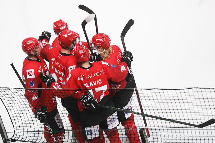 HDD Sij Acroni Jesenice - HK SŽ Olimpija | Jeseničani bi se morali danes pomeriti z Mariborom, a zaradi okužb v vrsti Štajercev, tekme ne bo.  | Foto Peter Podobnik/Sportida