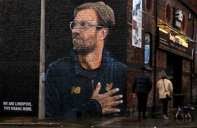 Jürgen Klopp ima v Liverpoolu status boga, a za zdaj svojih navijačev še ni razveselil z nobeno lovoriko.  | Foto: Reuters