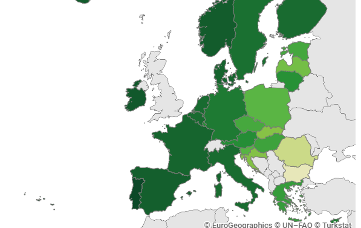 ECDC | Slika zahodne Evrope je precej drugačna kot tista na vzhodu. Zemljevid prikazuje precepljenost prebivalcev EU, ki so starejši od 18 let. V EU je vsaj z enim odmerkom cepljenih 79,4 odstotka ljudi.  | Foto ecdc.europa.eu