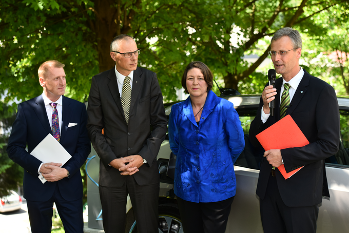 Dr. Stephan Neugebauer, direktor sodelovanja na področju globalnih raziskav v BMW Group, sicer pa tudi predsednik evropske platforme za transport ERTRAC. | Foto: 