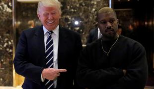 Kanye Trumpu izročil knjigo z golimi akti