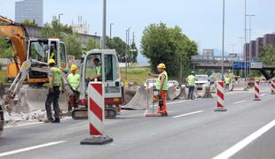 Dars: Table stojijo, delovale pa še lep čas ne bodo