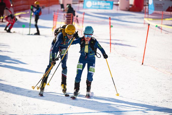 Klara Velepec in Maj Pritržnik na letošnjem EP v disciplini mešane štafete | Foto: Skimostats