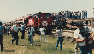 Še nevideno: Yugo na vlaku svečano prvič proti ZDA #foto