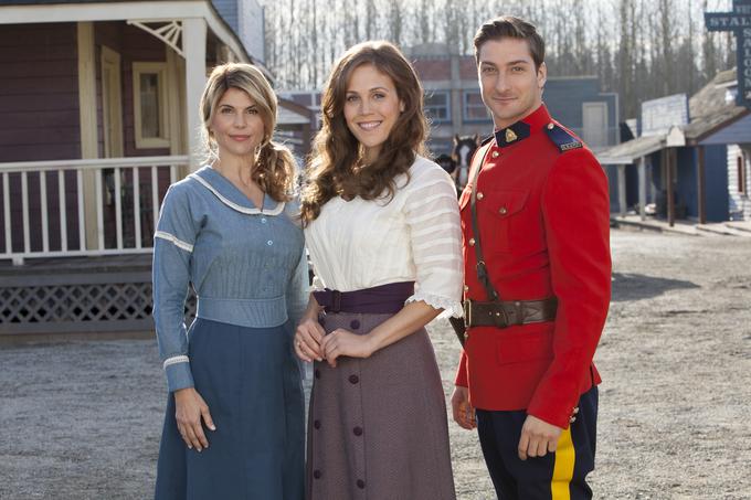 Lori Loughlin kot Abigail Stanton, Erin Krakow kot Elizabeth Tatcher in Daniel Lissing kot Jack Thronton | Foto: 