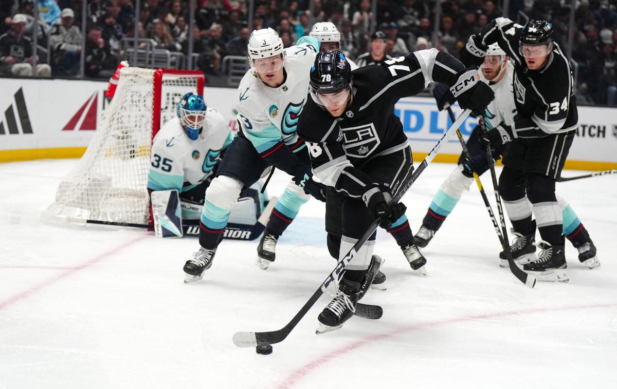 Seattle Kraken La Kings | LA Kings so pred domačimi navijači z 1:2 izgubili proti ekipi Seattle Kraken. | Foto Reuters