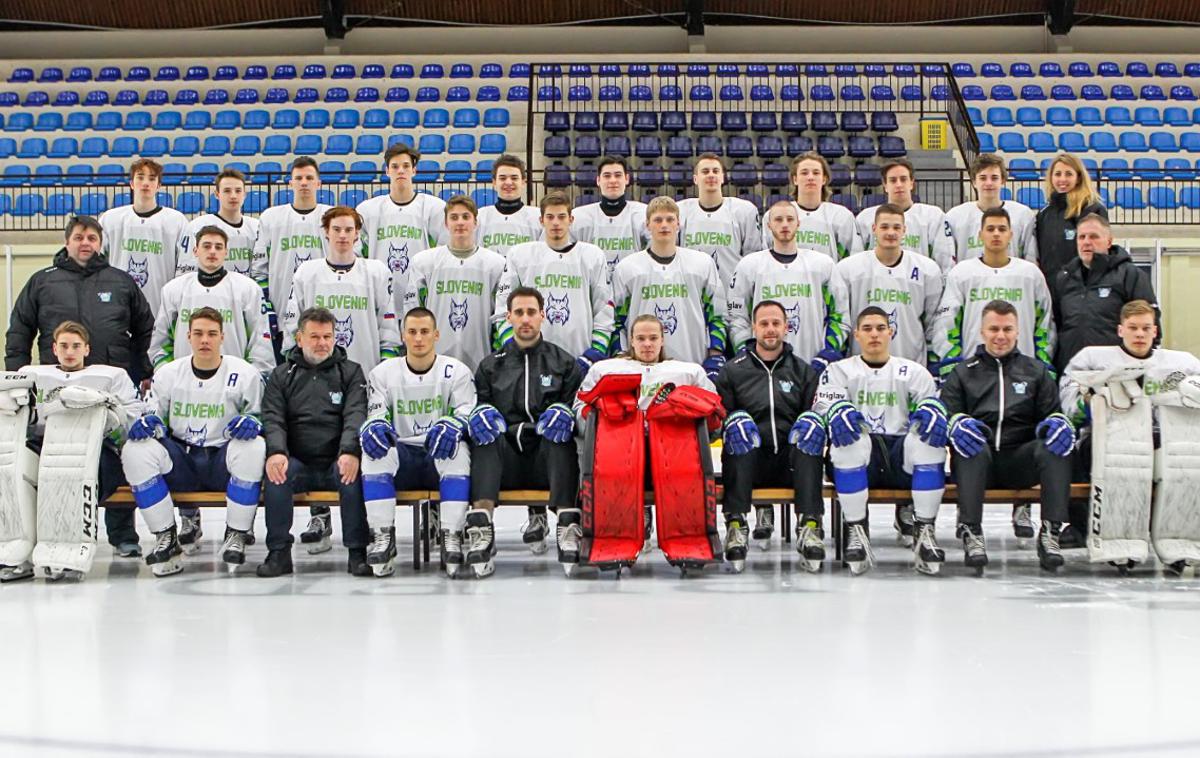 slovenska hokejska reprezentanca U20 | Slovenska reprezentanca do 20 let je izgubila še na zadnji tekmi prvenstva in nazadovala v nižji razred tekmovanja. Med elito so napredovali Avstrijci. | Foto HZS/Drago Cvetanovič