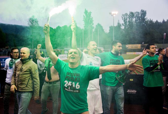 Ko je Mandarićeva Olimpija prvič osvojila naslov prvaka, je kapetan bil Darijan Matić, zdajšnji pomočnik Gorana Stankovića. | Foto: Vid Ponikvar