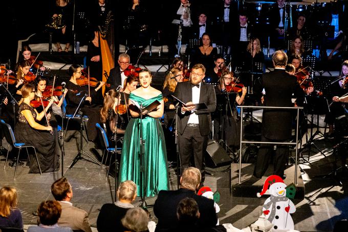 Ana Plahutnik, Peter Grdadolnik in Simfonični orkester Cantabile | Foto: Valter Leban