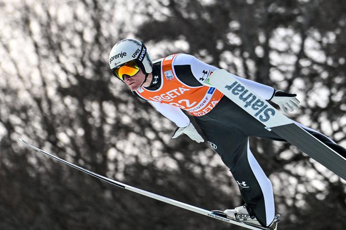 Domen Prevc | Domen Prevc je v kvalifikacijah za desetinko zgrešil kvalifikacijsko zmago, do katere je prišel Norvežan Johann Andre Forfang. | Foto Guliverimage